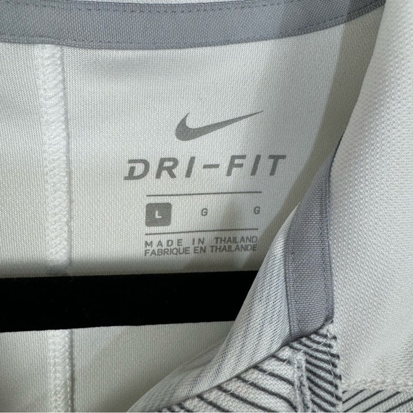 Nike white striped short sleeve golf performance polo top - Picture 4 of 4